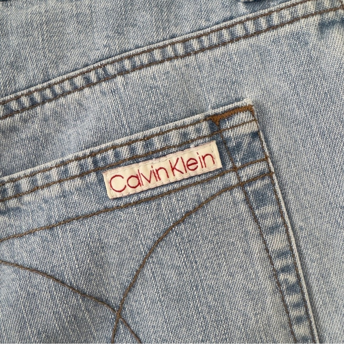 Vintage Y2K Calvin Klein Easy Fit 5-Pocket Short Light Blue Jean Shorts Denim 16