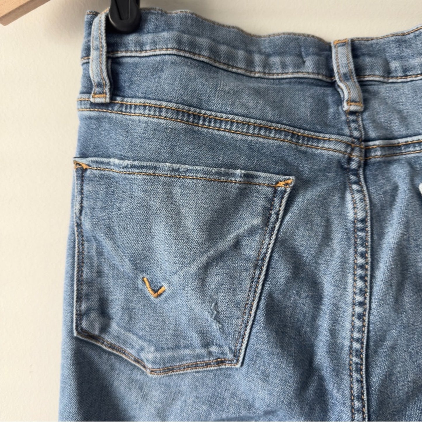 Hudson Nico Straight Jeans Blue Classic Denim distressed cotton blend stretch 27