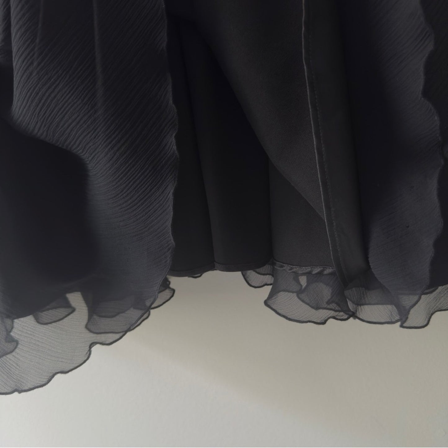 Express Vintage Y2K 100% Silk Shell Black V-Neck Mini Dress A-Line Sleeveless 12