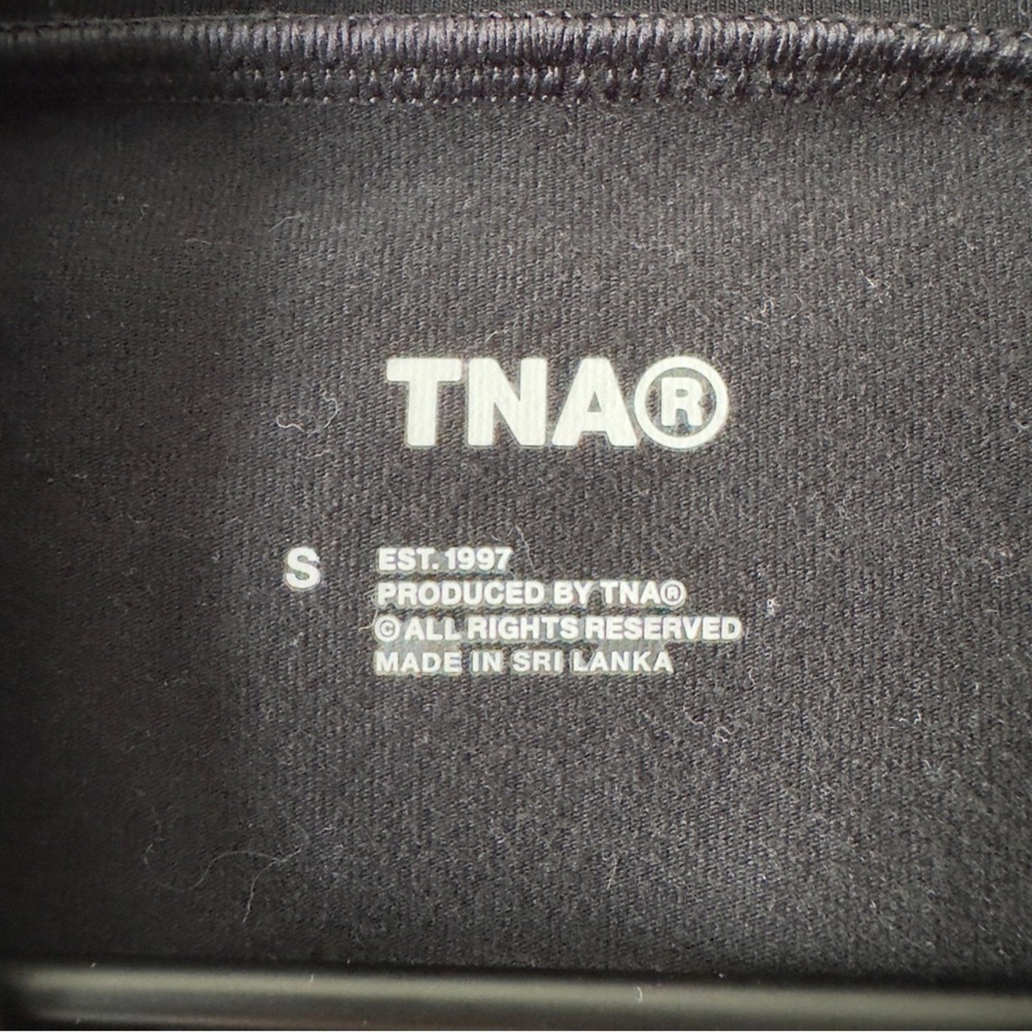 Aritzia TNA Fitted Black Hoodie Top Long Sleeve Athleisure Solid Minimalist EUC