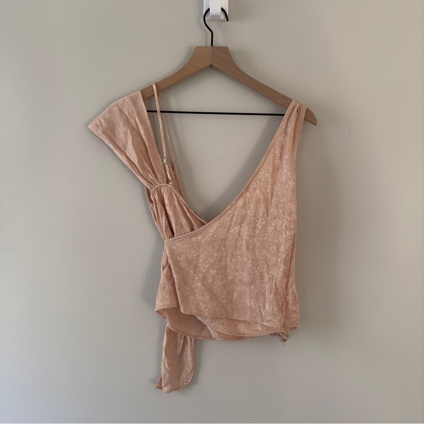 Lovers + Friends Revolve Asymmetric Satin Top floral zipper side coquette pink S