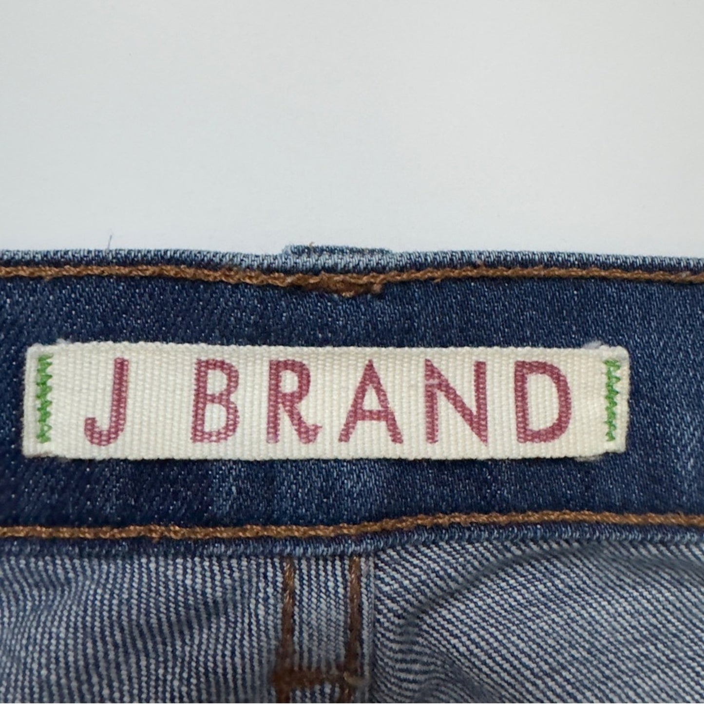 J Brand Pencil Leg Blue Jeans pockets zip button low rise distressed belt loops