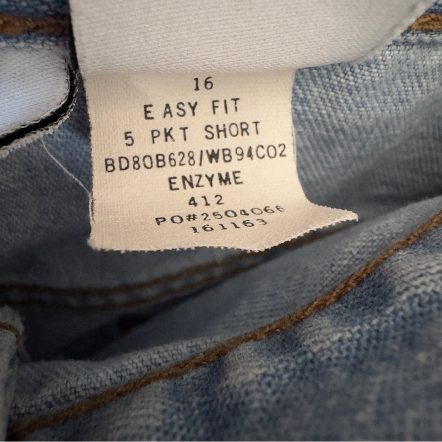 Vintage Y2K Calvin Klein Easy Fit 5-Pocket Short Light Blue Jean Shorts Denim 16