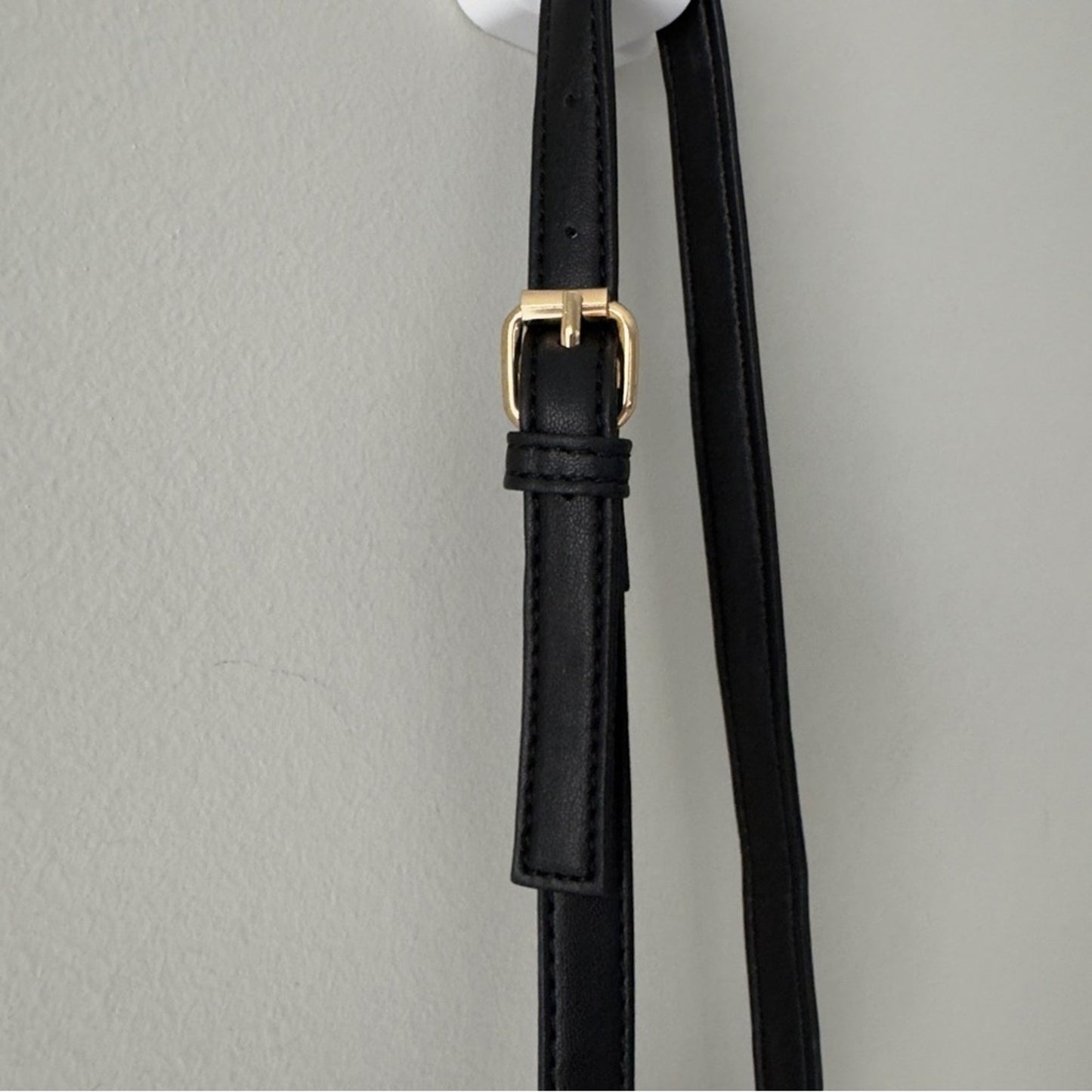 Black Quilted Shoulder Bag Gold Adjustable Strap Tassel Accent Pockets Unbranded