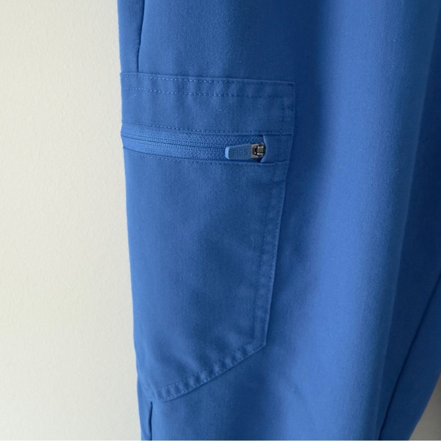Figs Scrub Pants Vibrant Blue Jogger Medical Elastic Waistband stretch scrubs S