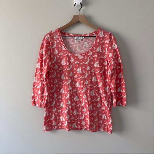 Vineyard Vines Boat Pattern Scoop Neck 3/4 sleeve top slit hem spring summer S