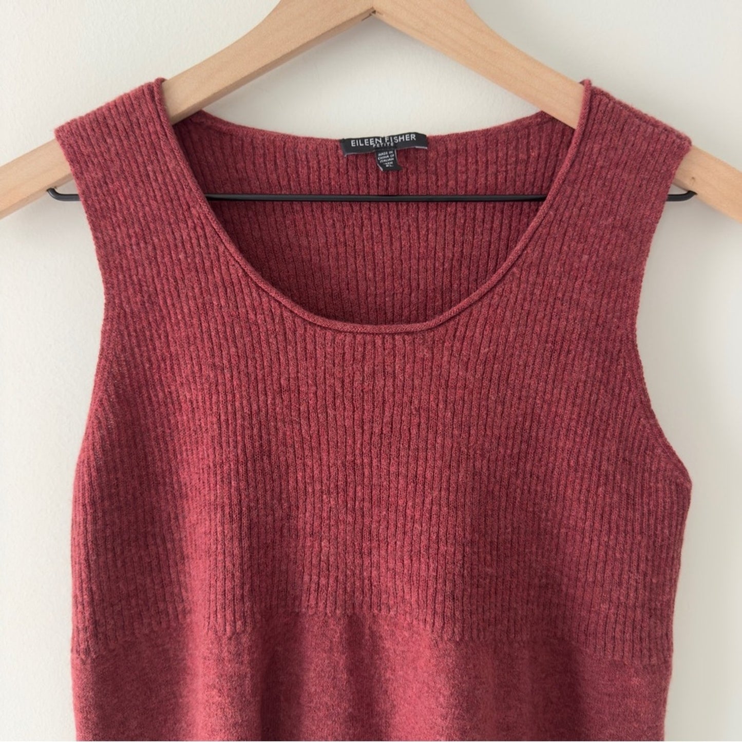 Eileen Fisher 100% Wool Red Fitted Sleeveless Tank Top ribbed round neck solid