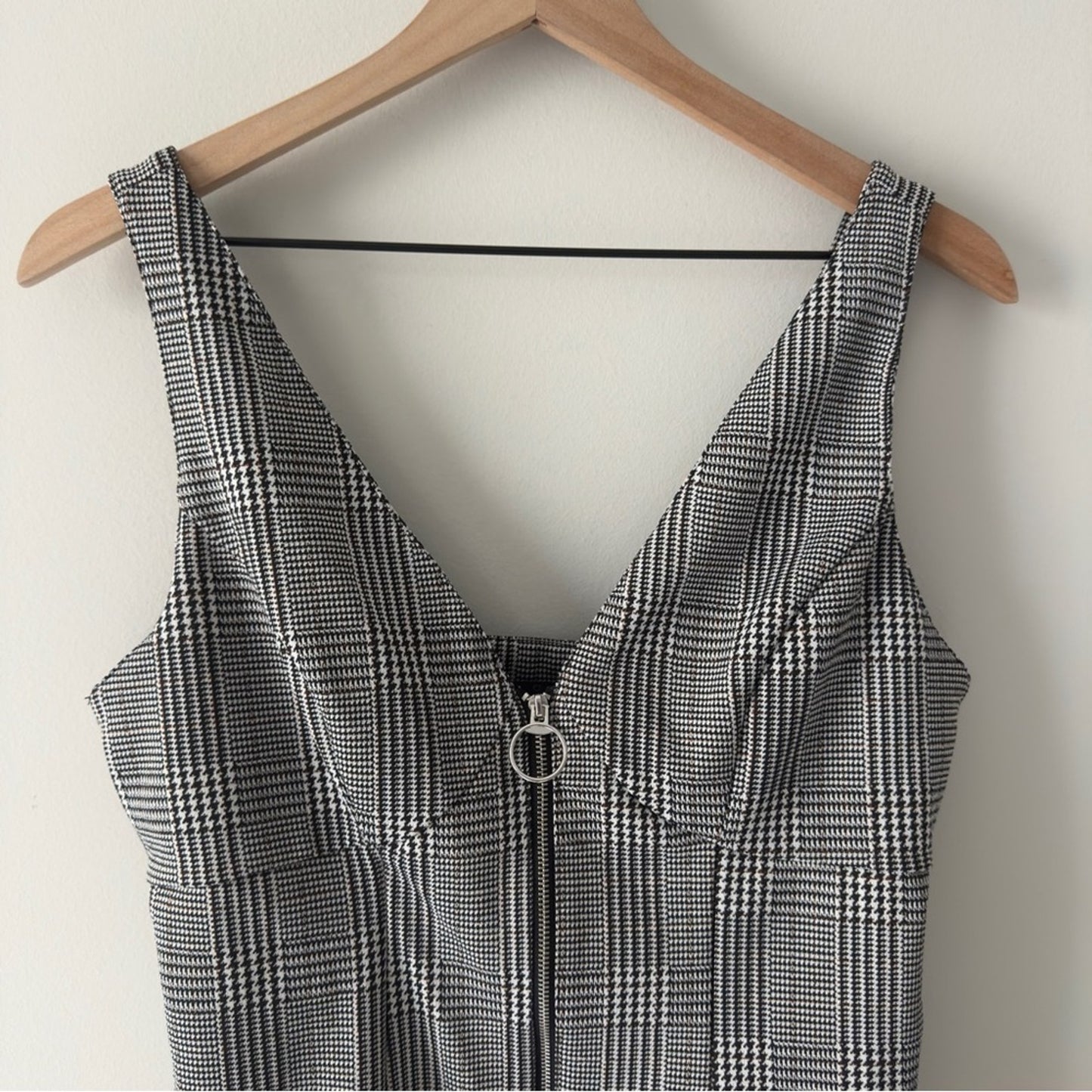 Love Tree Pinafore Plaid Black White mini Dress Full Zip Front Circle Zipper EUC