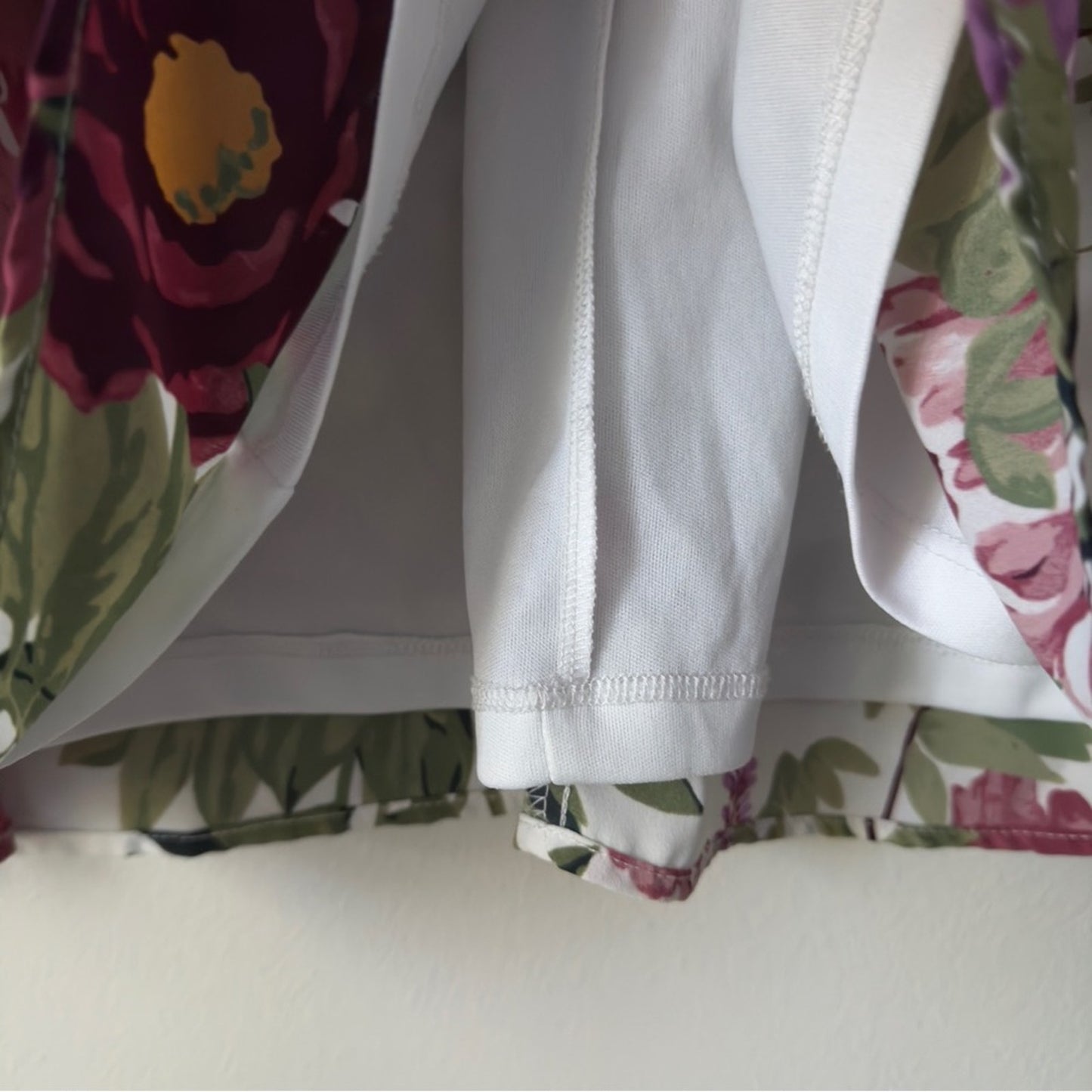 Show Me Your MuMu Floral Flutter Sleeve Mini Dress Scoop V-Neck Lined Flowy EUC