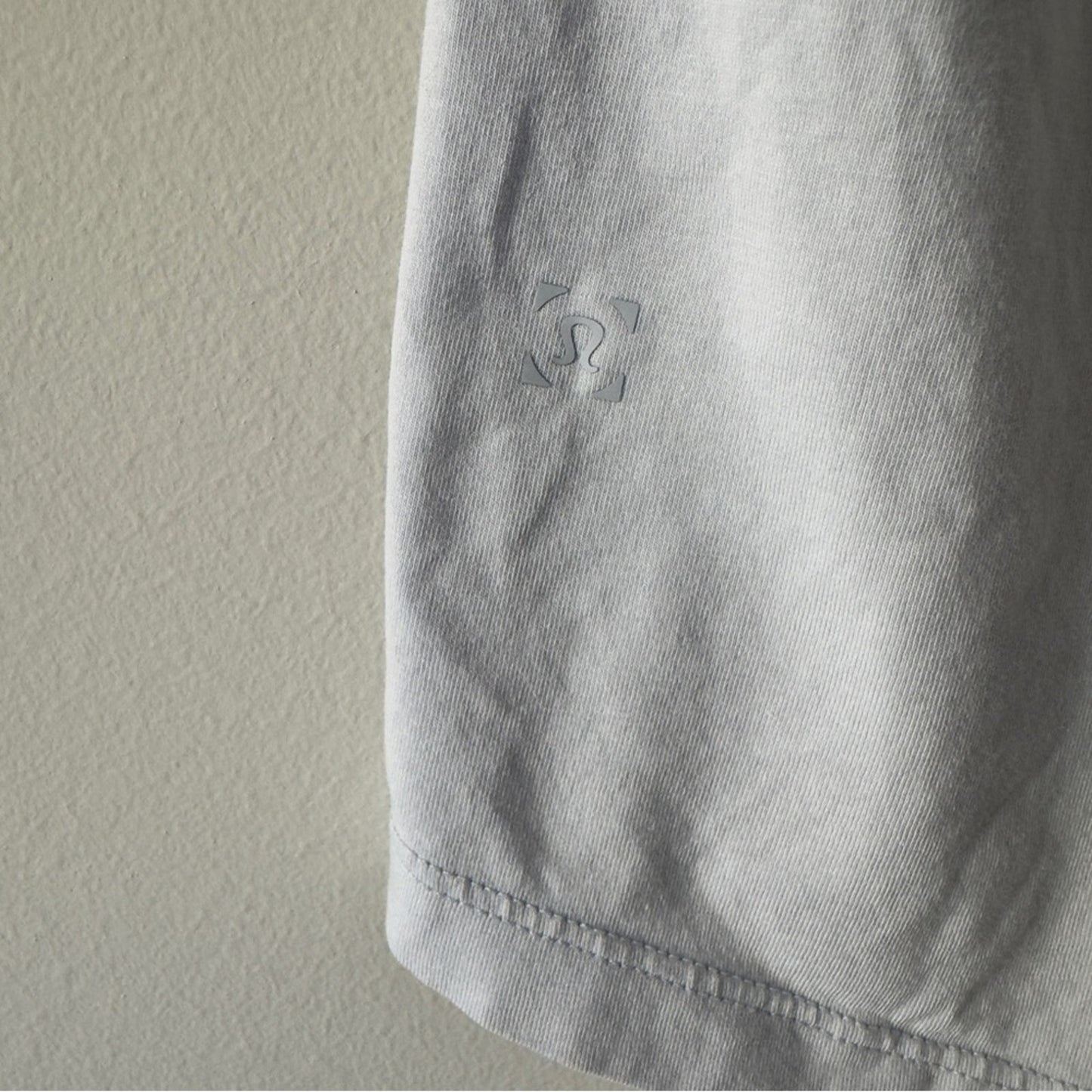 Lululemon 5 Year Basic V light blue T-shirt Short Sleeve Tee Athletic Athleisure