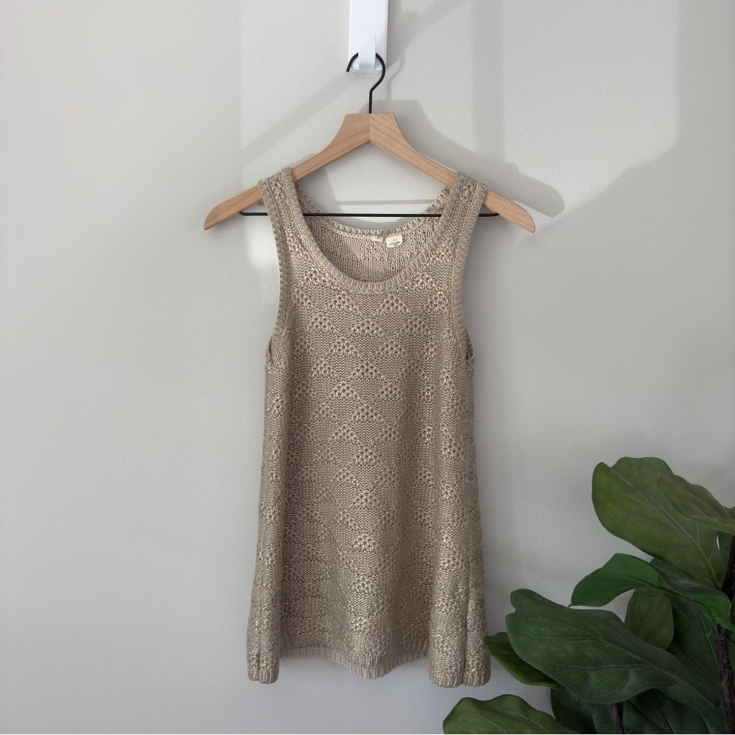 Anthropologie Moth Gold Sheen Shimmer Tight Knit Tank Top Sleeveless Round Neck