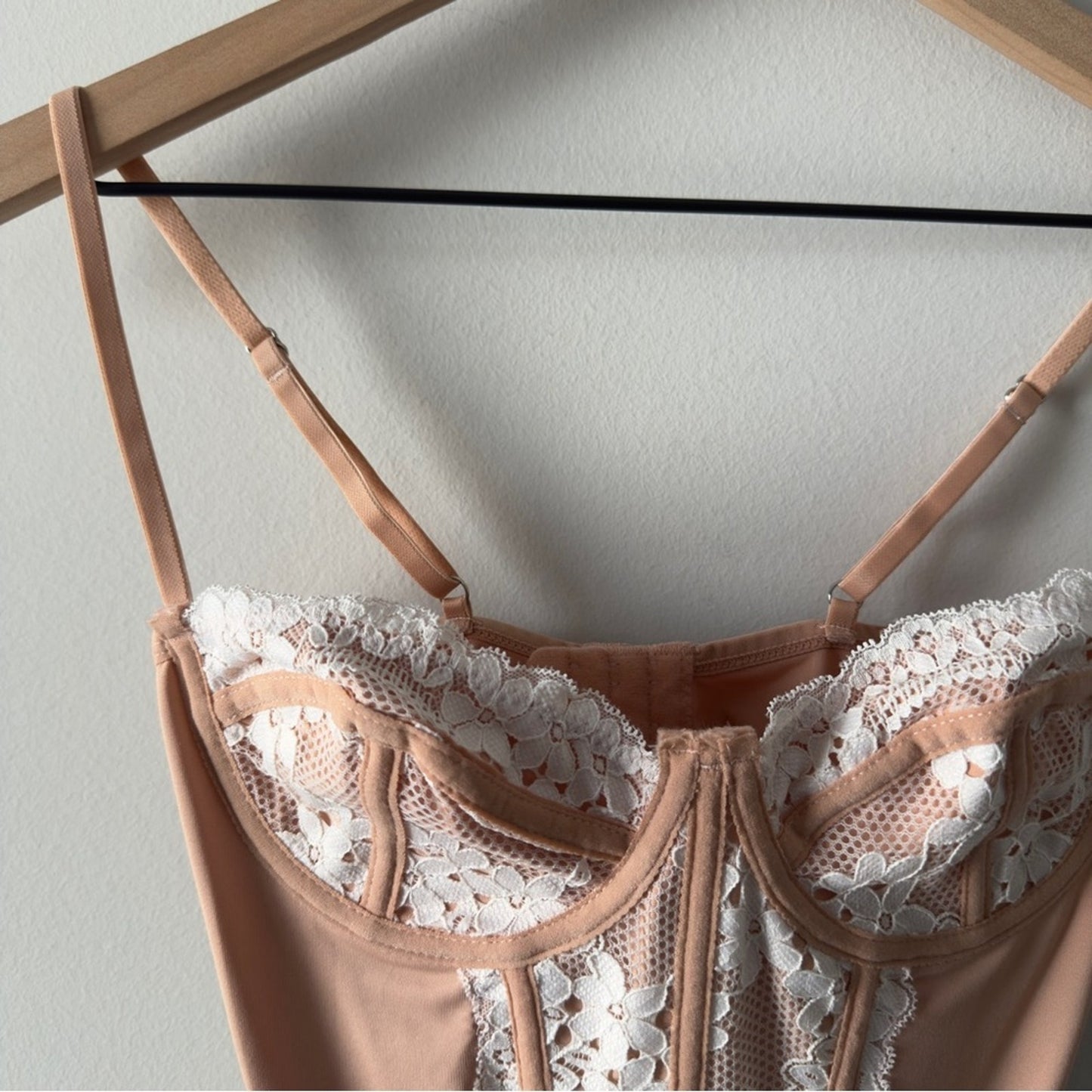 Forever 21 Lace Bustier Pink White Corset Top Adjustable Spaghetti Strap Sexy S