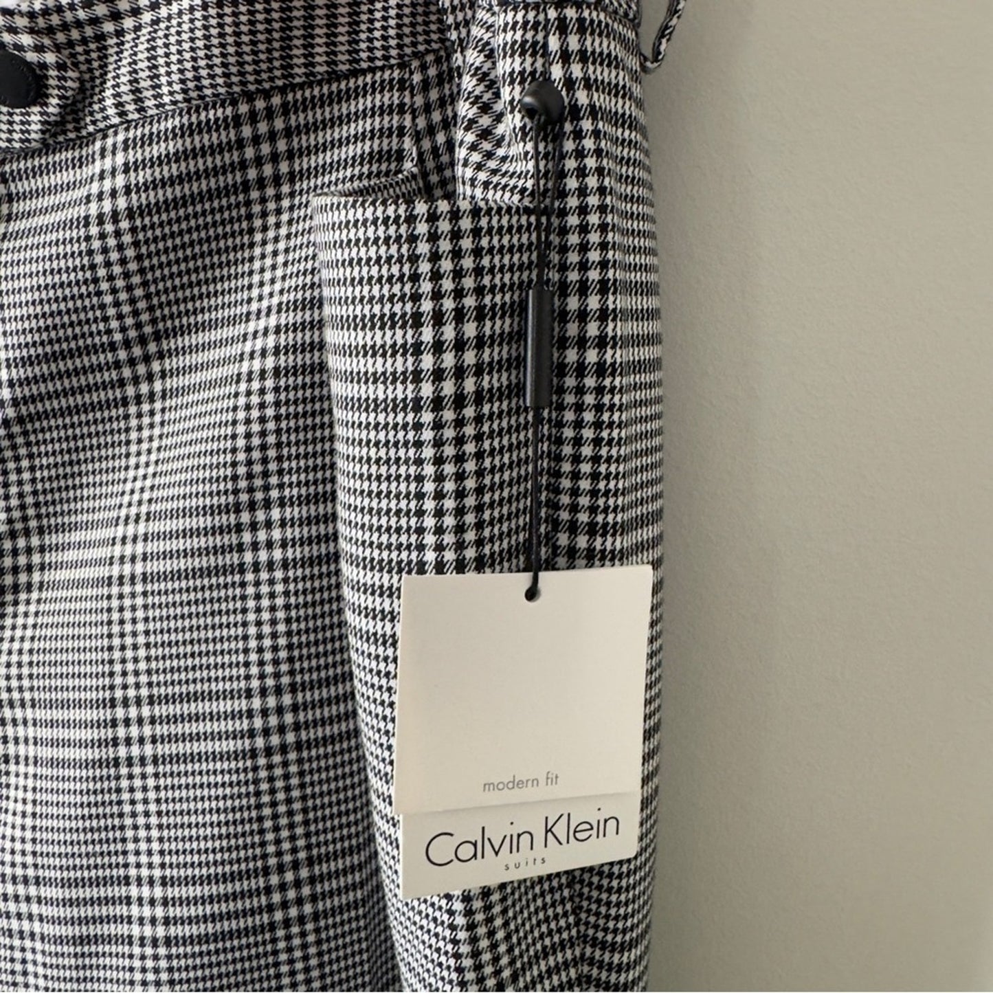 Calvin Klein Modern Fit Black White Plaid Pants Zip Button Pockets Belt Loops 14