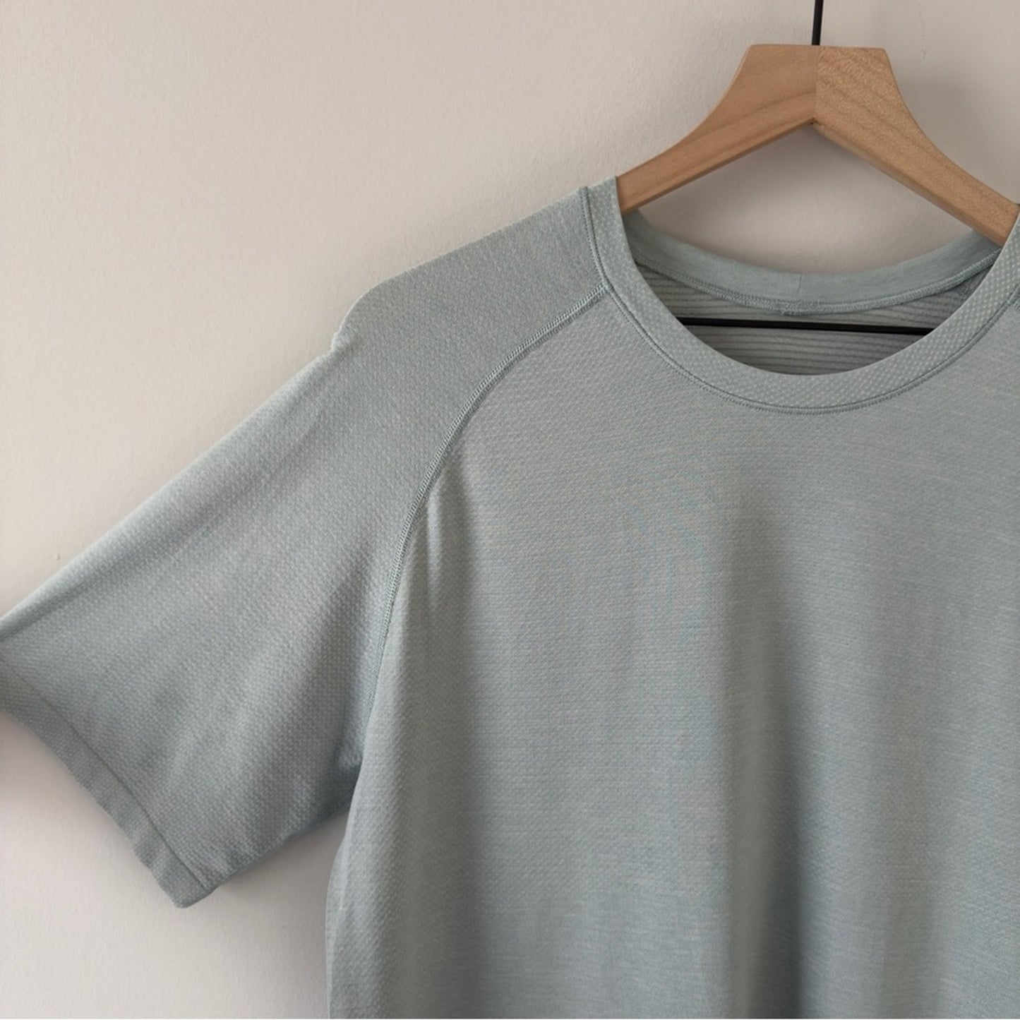 Lululemon Metal Vent Tech Short Sleeve Tee Shirt T-Shirt Athletic Activewear EUC