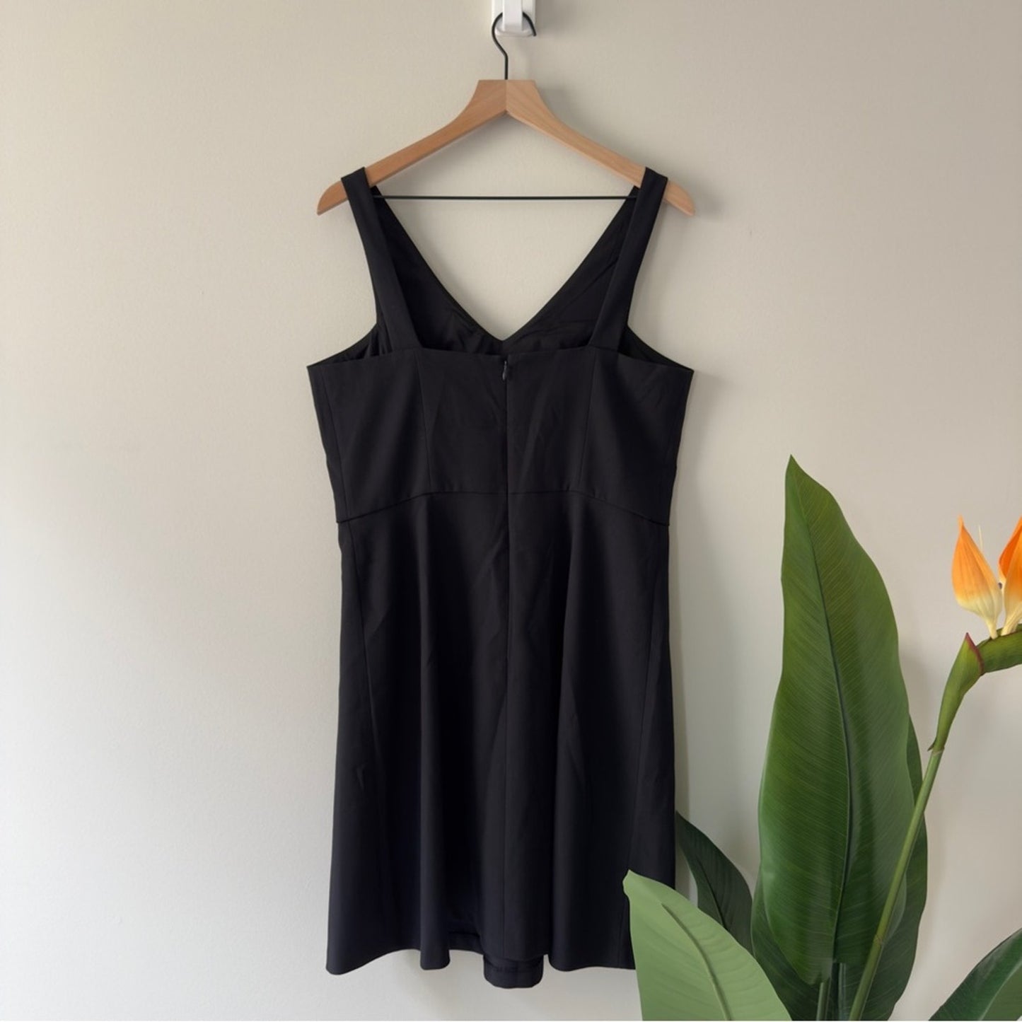 LOFT Black A-Line Mini Dress V-Neck Sleeveless Solid Minimalist Business Casual