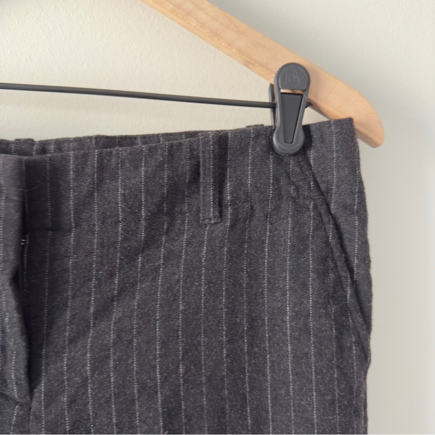 Theory Wool Pinstripe Pants Business Casual Pockets Belt loops zip hook and eye