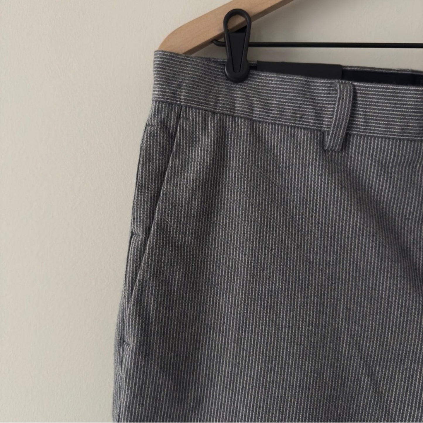 Banana Republic Aiden Pant Slim Fit Men's Gray Pants white pinstripe zip button