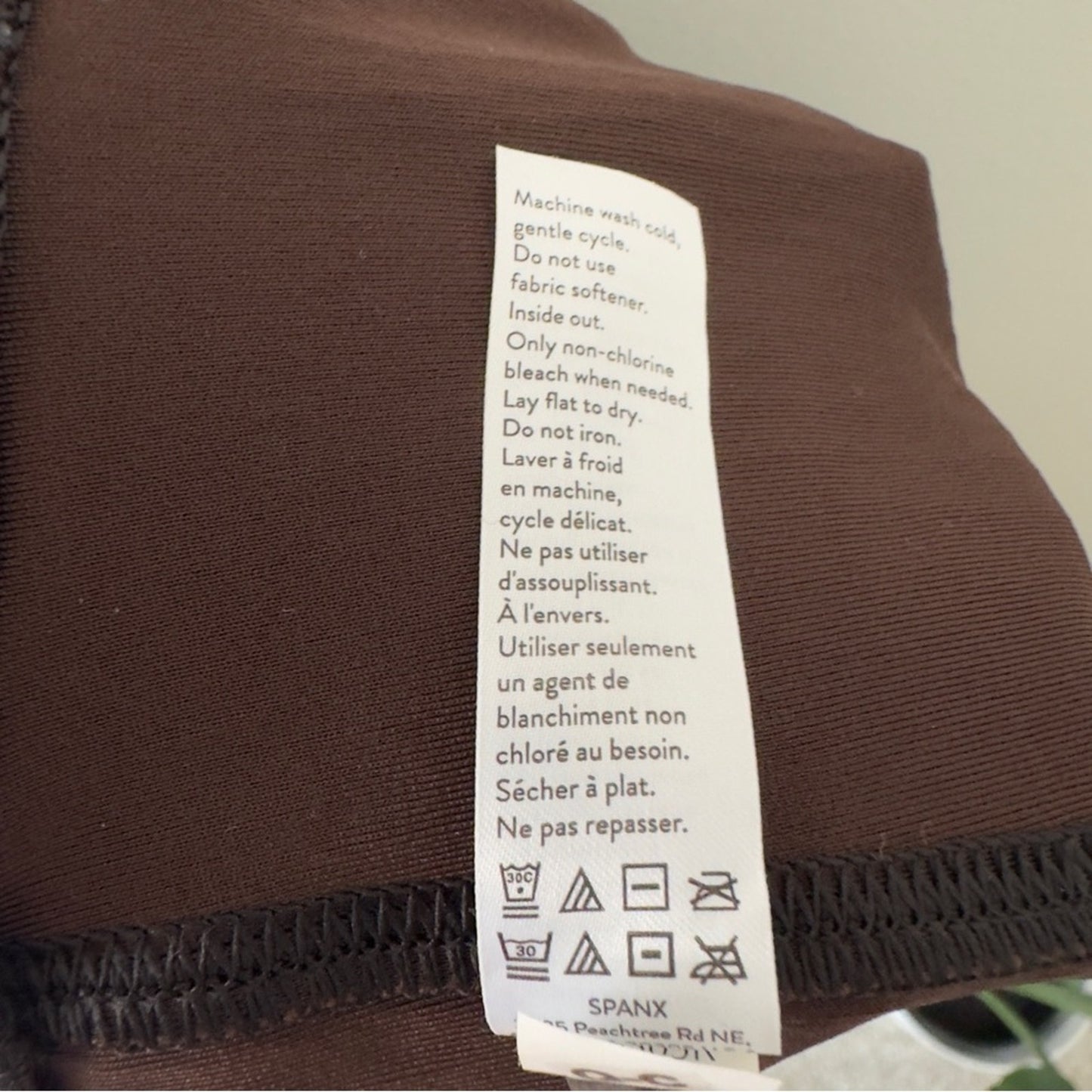 SPANX Croc Shine Leggings in Brown/Black High-Waisted Sleek Form-Fitting stretch