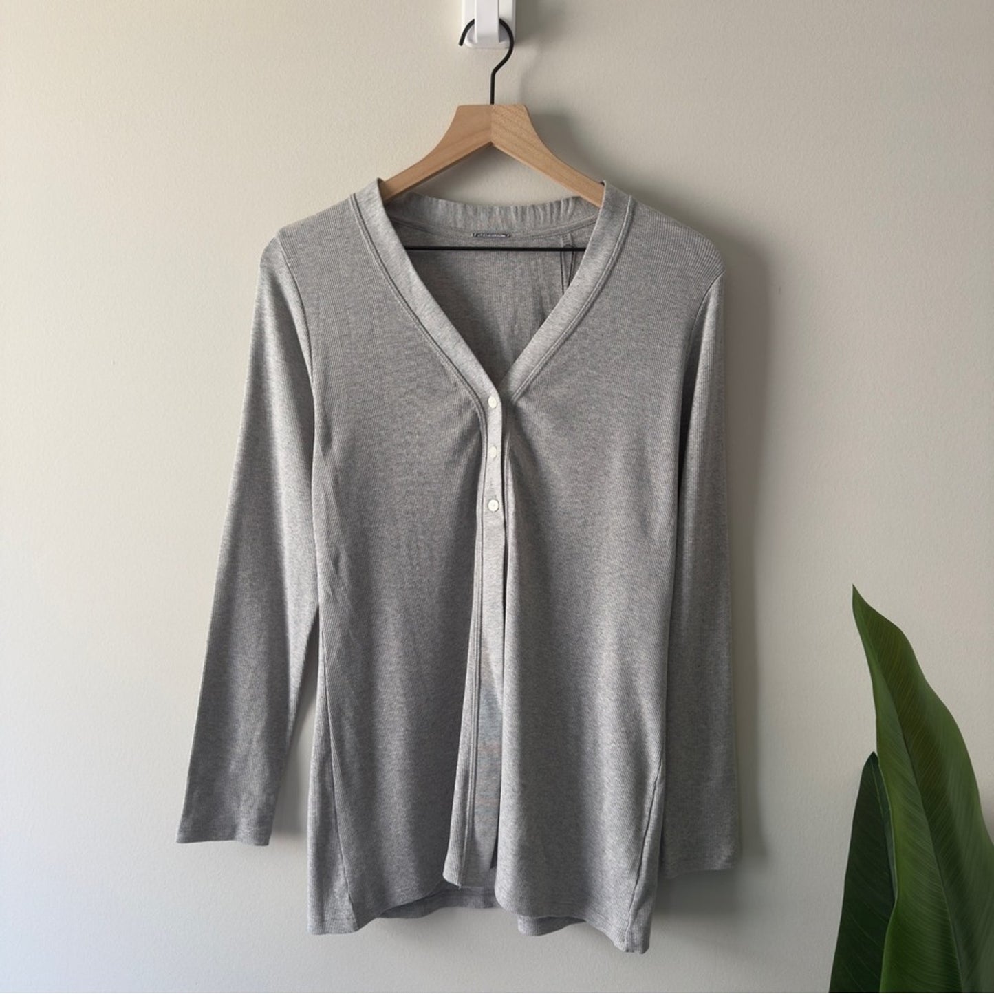 Elie Tahari Gray Long Sleeve Cardigan Half Button Front Minimalist Ribbed Solid
