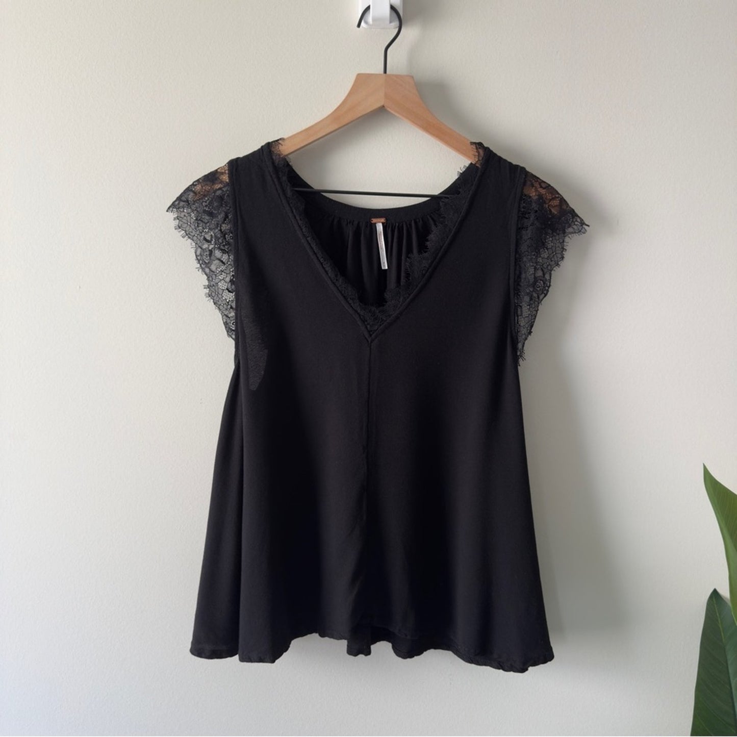 Free People Lovin’ On You Black Lace cap Sleeve Blouse v-neck solid cute minimal