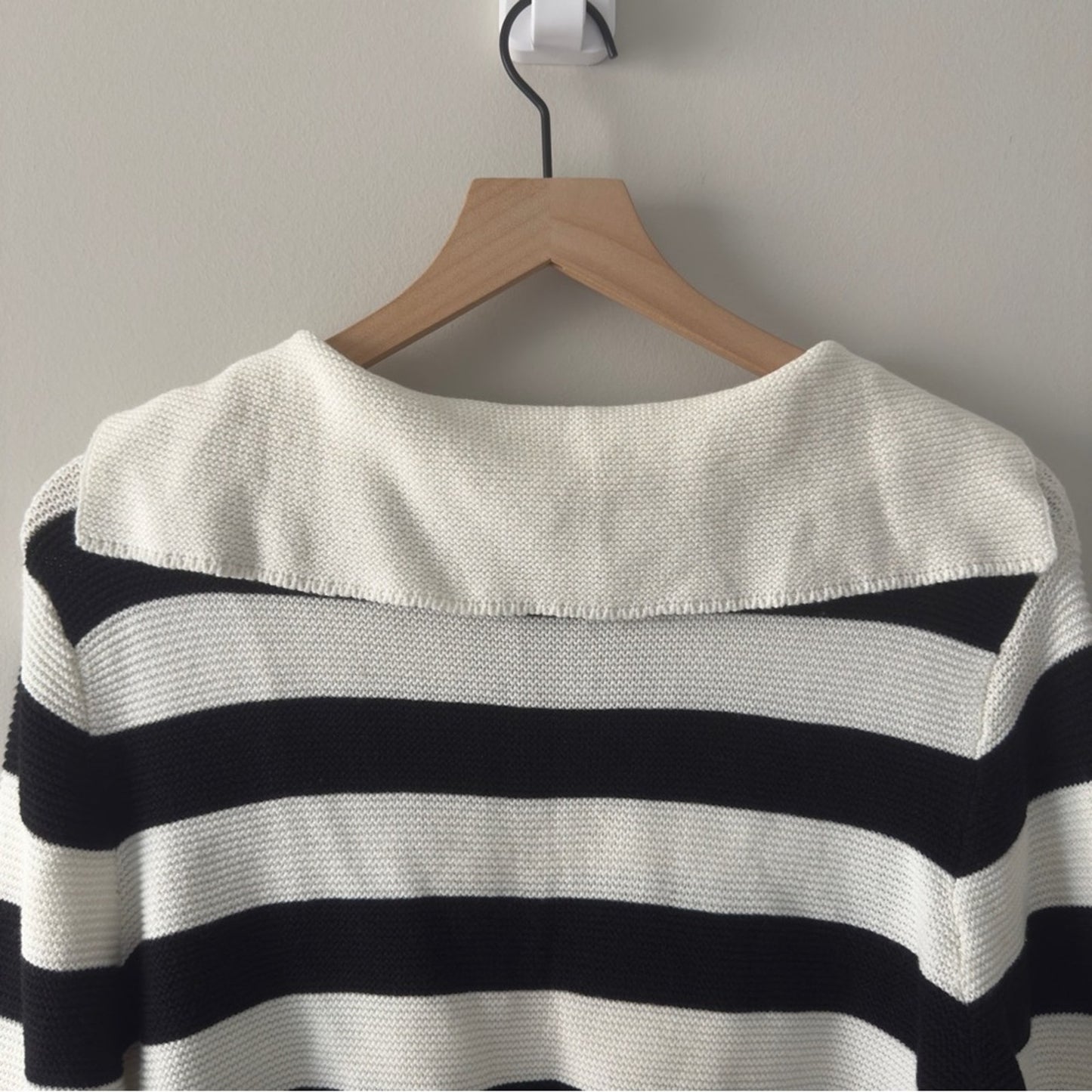 Moon & Madison 100% Cotton Black and White Striped Knit Sweater Top Long Sleeve