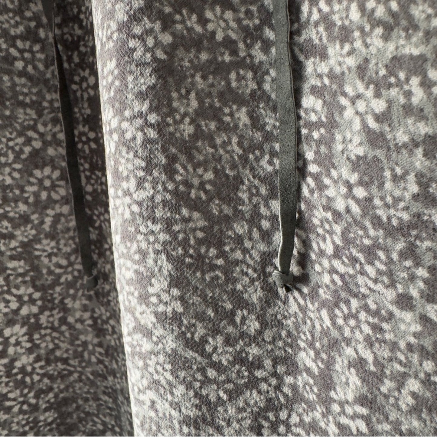 Calypso St. Barth 100% Silk Gray and white Blouse long sleeve sheer floral smock