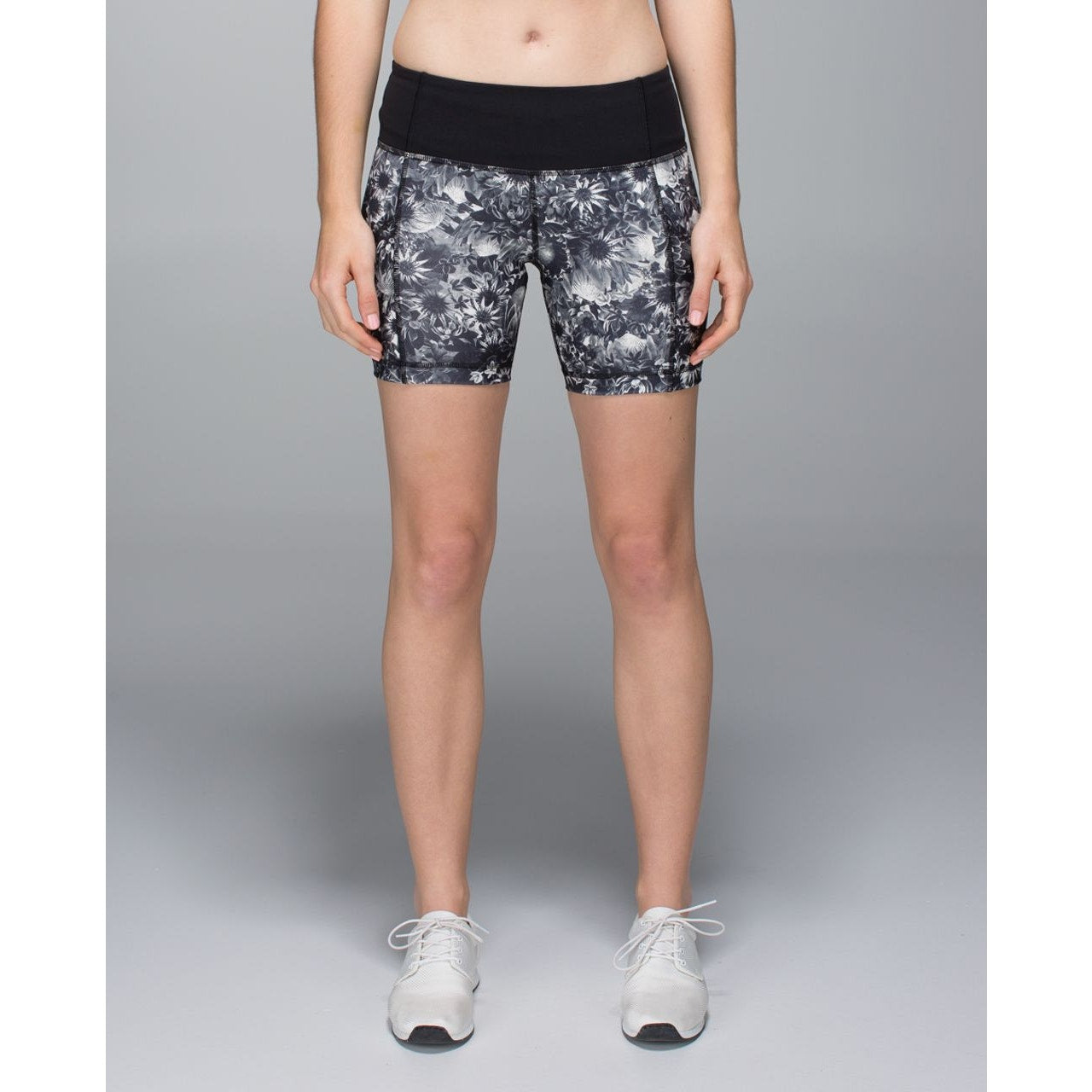 Lululemon Run: Dart & Dash Short *Block-It Pocket in Flowabunga Black Angel Wing