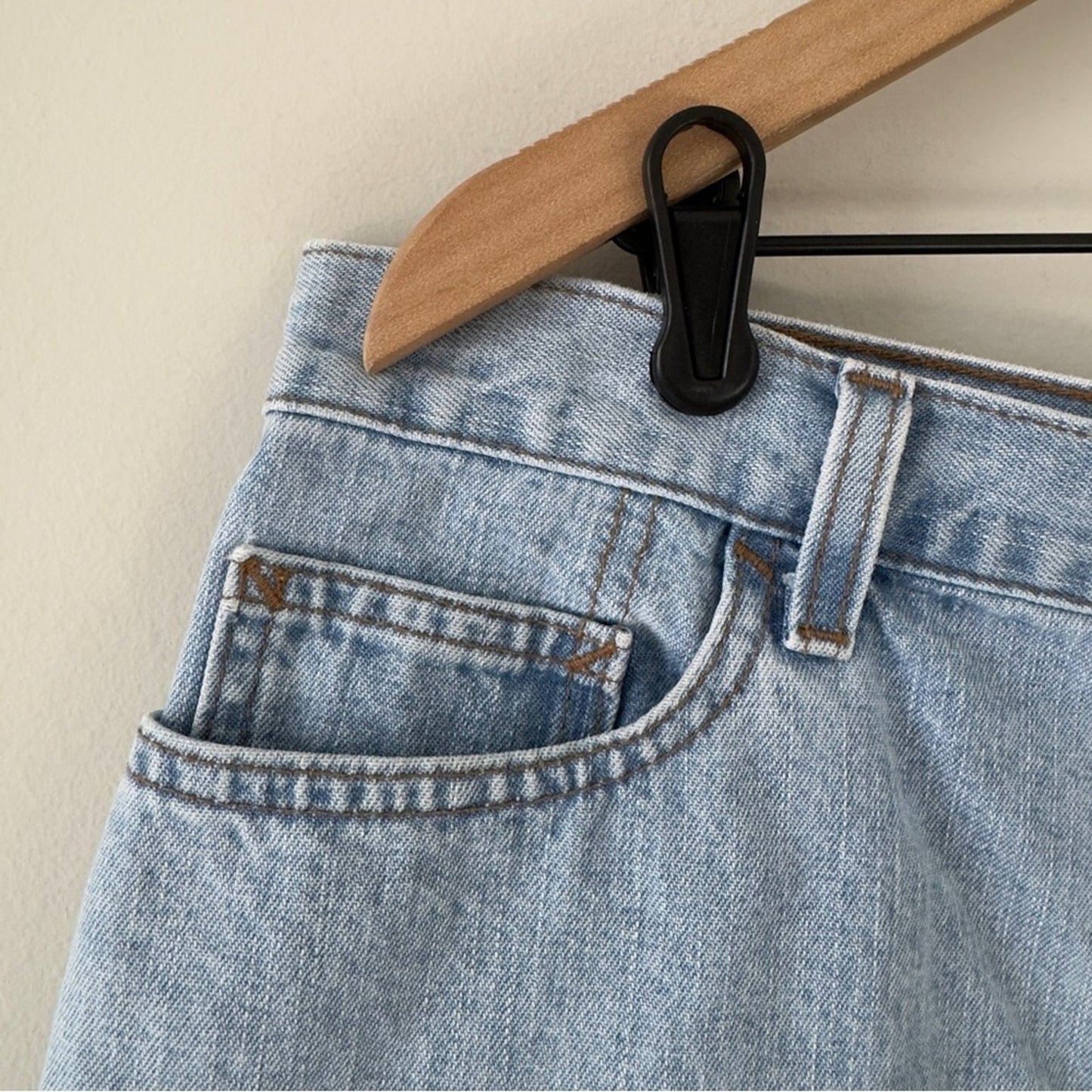 Vintage Y2K Calvin Klein Easy Fit 5-Pocket Short Light Blue Jean Shorts Denim 16