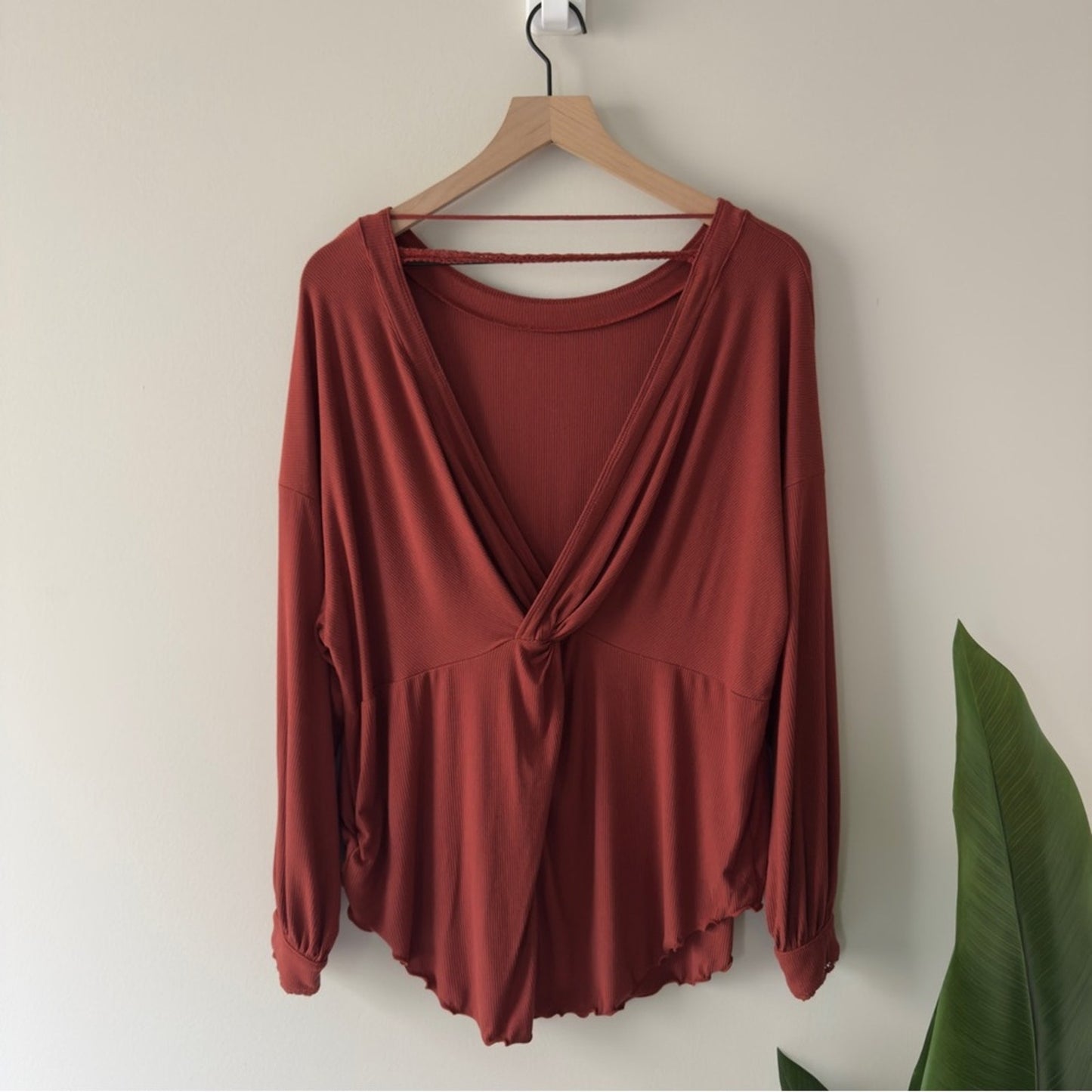 Free People Shimmy Shake Top Oversized Rust Long Sleeve Blouse scalloped hem EUC