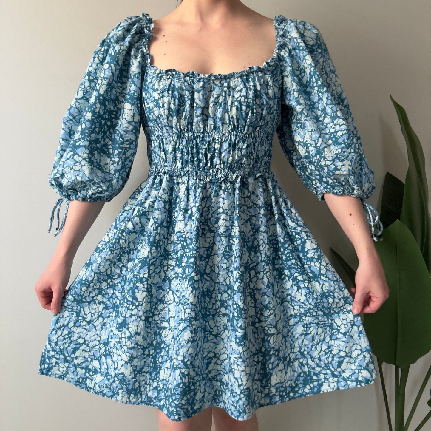 Revolve House of Harlow 1960 floral mini dress short bow balloon sleeve ruffle L