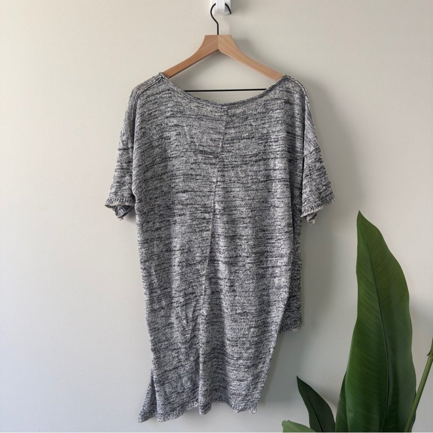 Free People Melange Knit High Low Top Short Sleeve Slit Gray White Oversized EUC