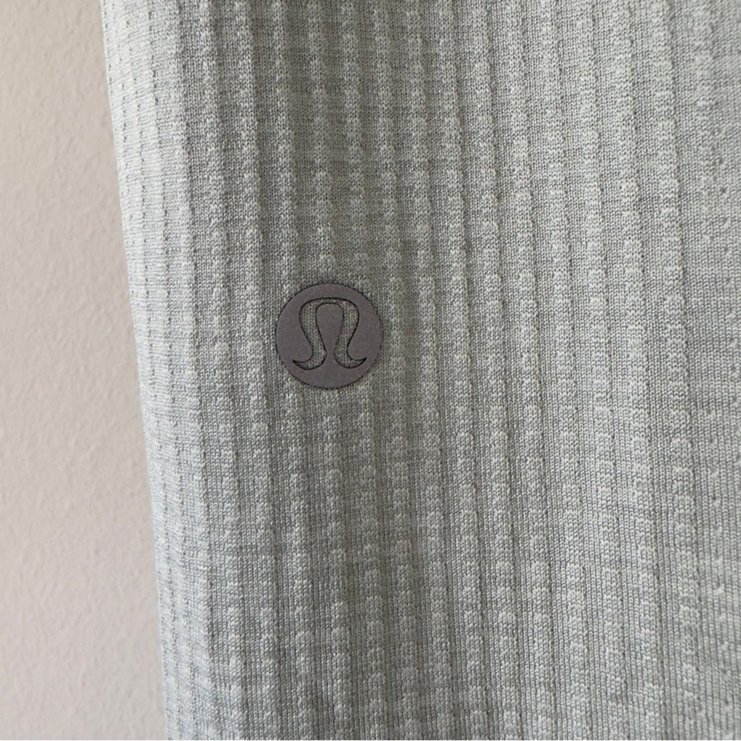 Lululemon Metal Vent Tech Short Sleeve Tee Shirt T-Shirt Athletic Activewear EUC