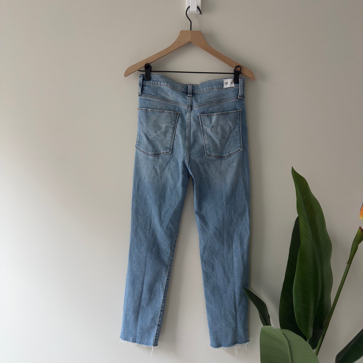 Hudson High Rise Zoeey Straight Crop Jeans raw hem distressed knees zip pockets