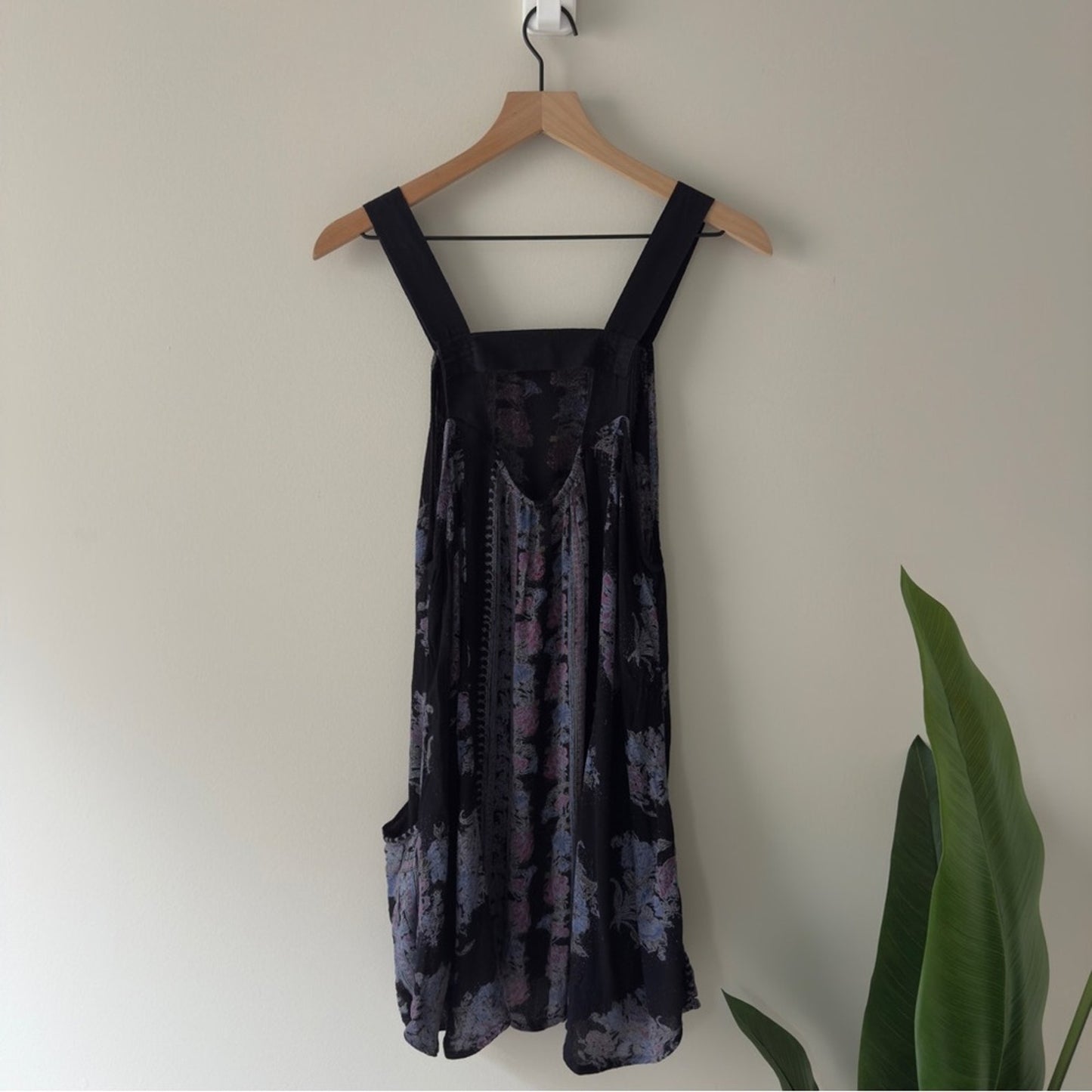 Free People Paradise Song Dress Black Floral Sleeveless mini pockets bohemian S