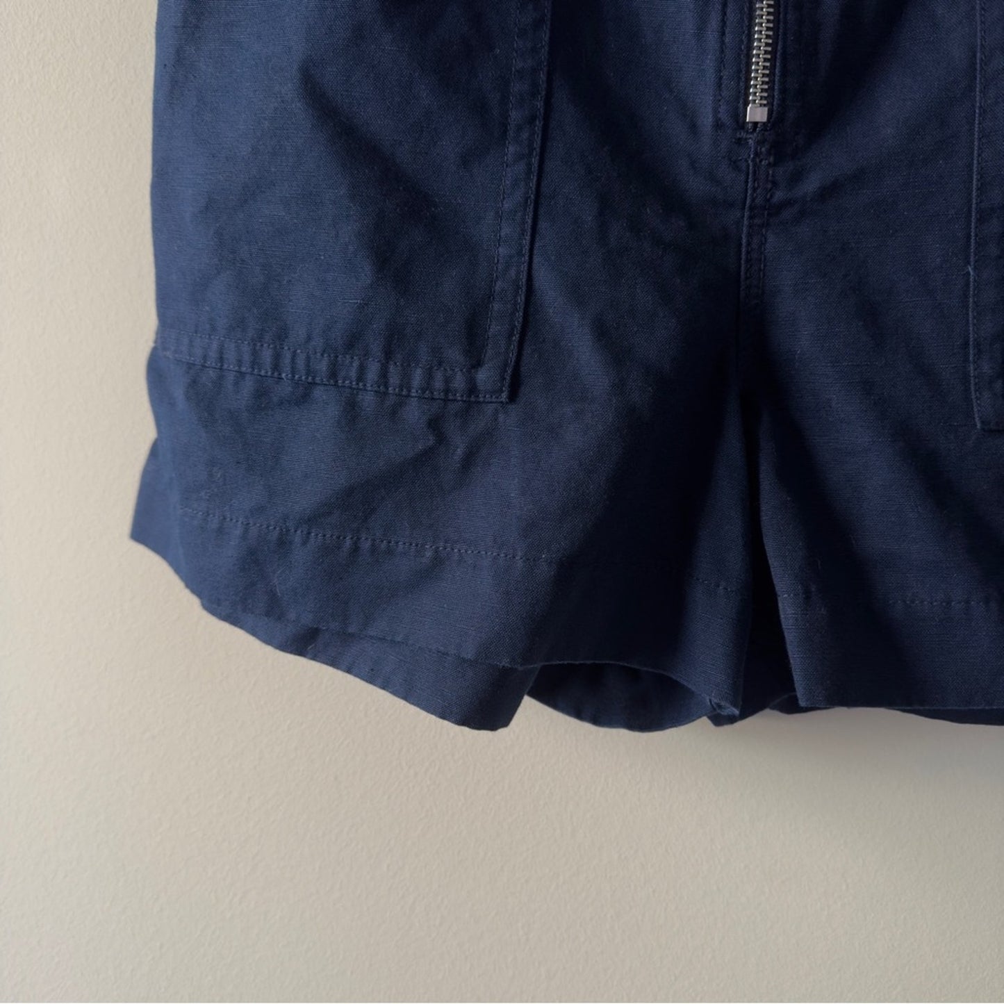 Banana Republic cotton/linen navy Blue Shorts paperbag waist zip up zipper front
