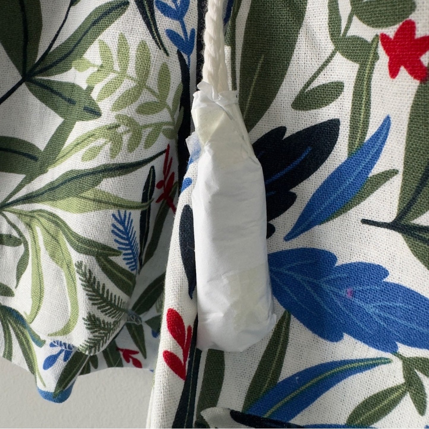 Joie Linen blend Green and Blue Leaf Print Women's Shorts rope tie drawstring 2