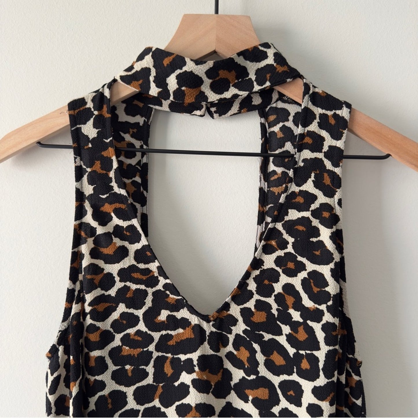 Show Me Your Mumu animal print cut out Halter neck Sheath Dress mini leopard EUC