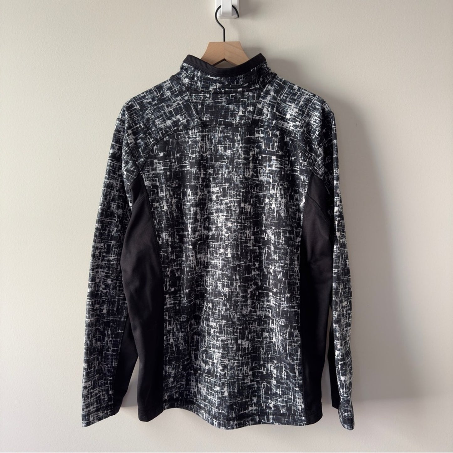 The North Face Black White Geometric Print Quarter Zip Pullover Jacket high neck