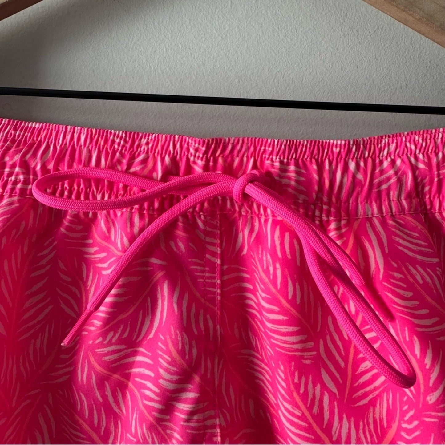 Vineyard Vines Performance Printed Chappy Shorts in Knockout Pink Athletic Swim
