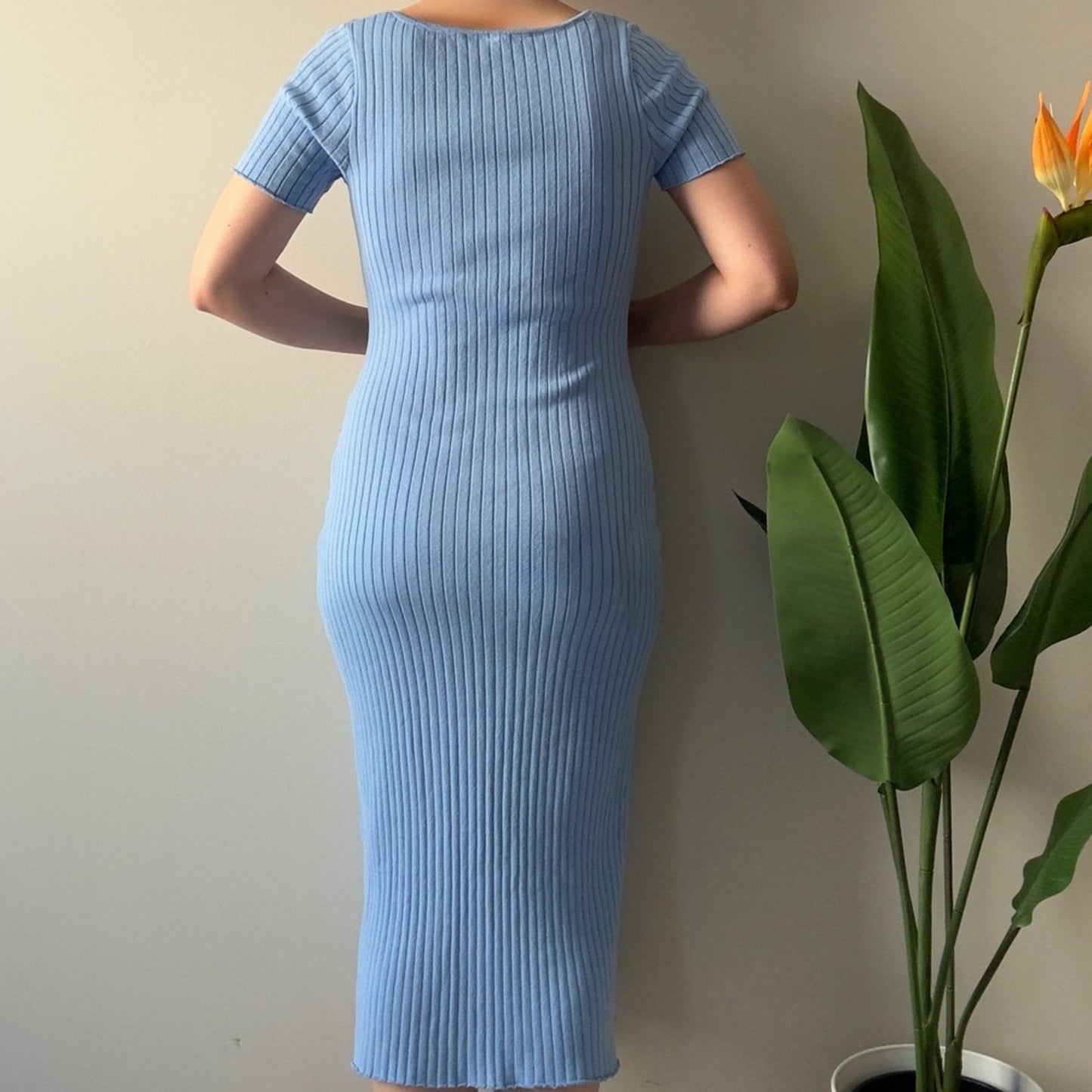 H&M Divided Light Blue Ribbed Midi Dress Slit Sides Short Sleeve Sweetheart EUC