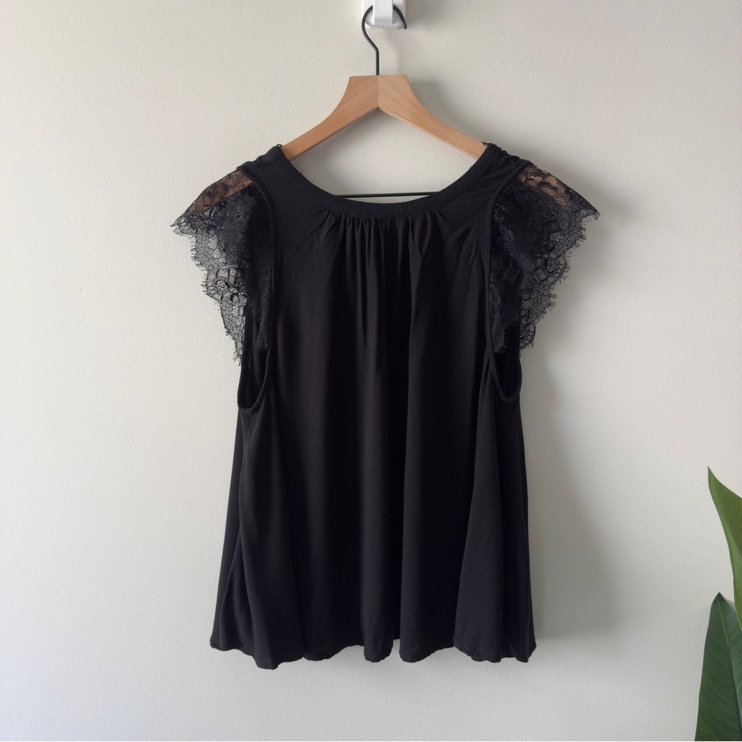 Free People Lovin’ On You Black Lace cap Sleeve Blouse v-neck solid cute minimal