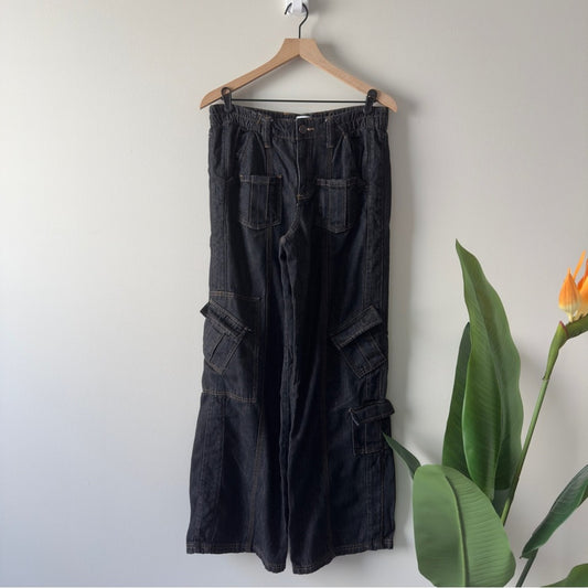 Urban Outfitters BDG Y2K Cargo Jeans 100% Cotton Denim Jean Baggy Zip Button EUC