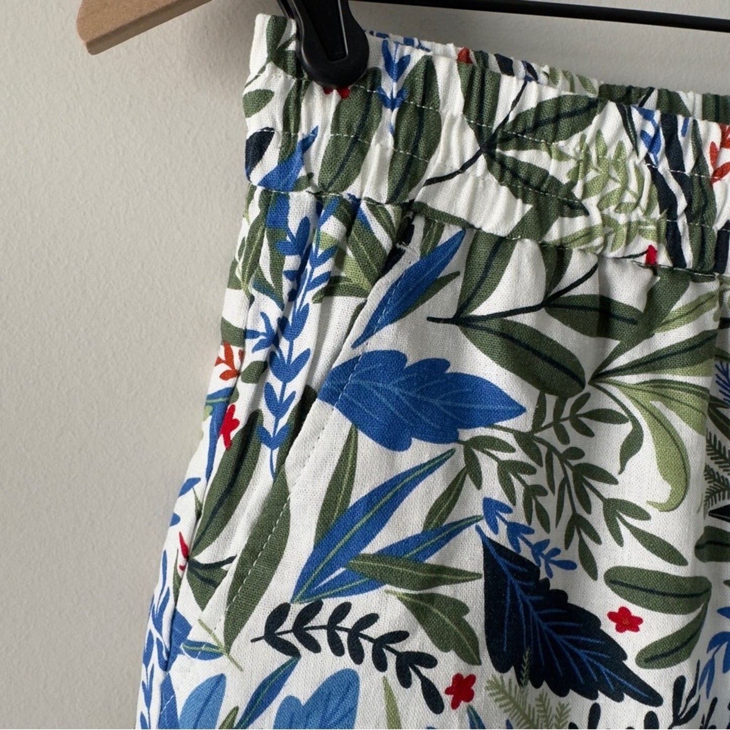 Joie Linen blend Green and Blue Leaf Print Women's Shorts rope tie drawstring 2