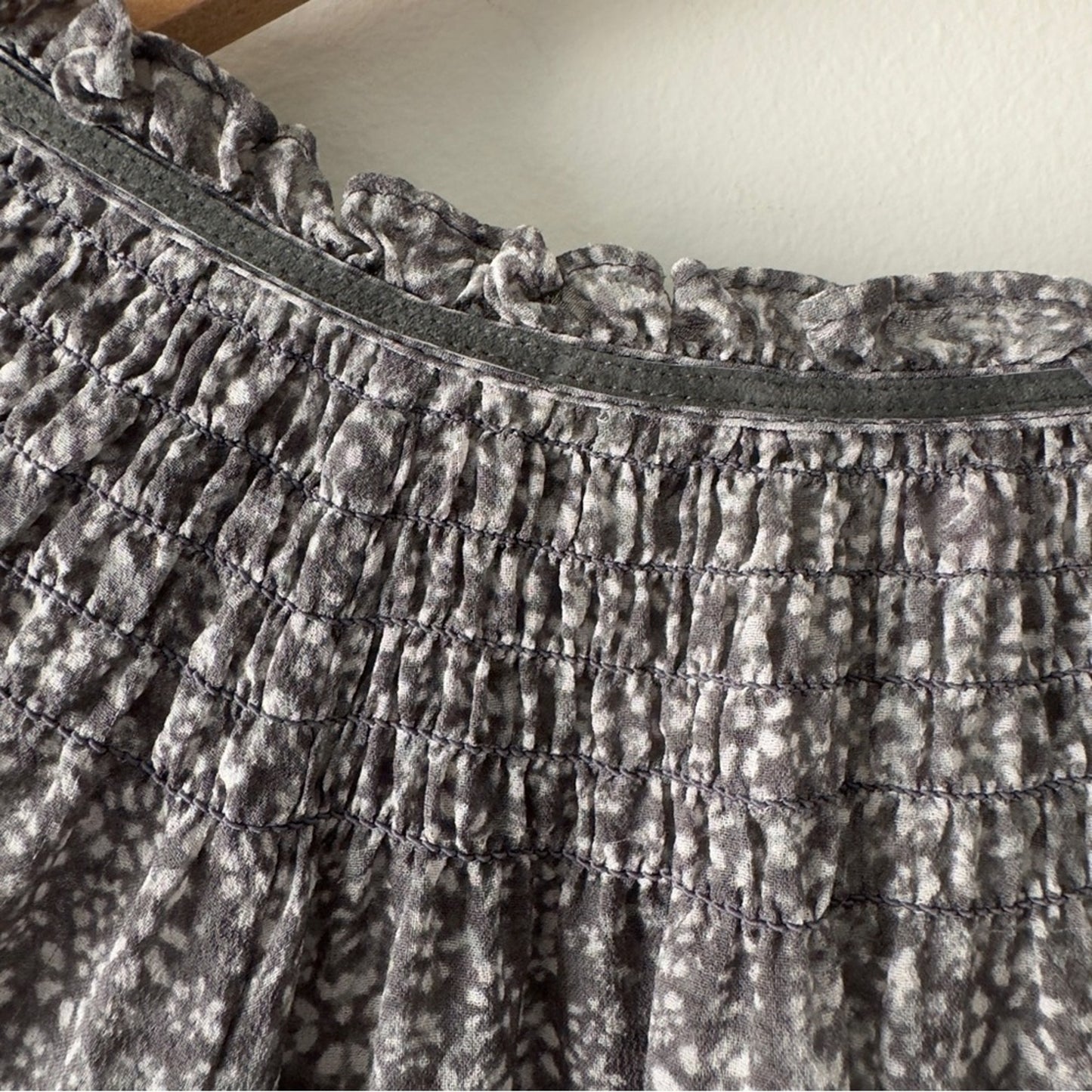 Calypso St. Barth 100% Silk Gray and white Blouse long sleeve sheer floral smock