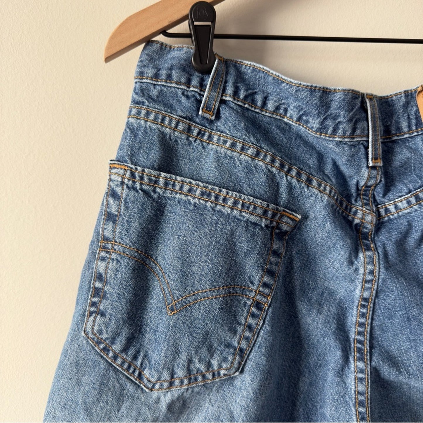 Vintage Levi's 560 Blue Jean Shorts Relaxed Fit 90s zip Button red tab denim 36