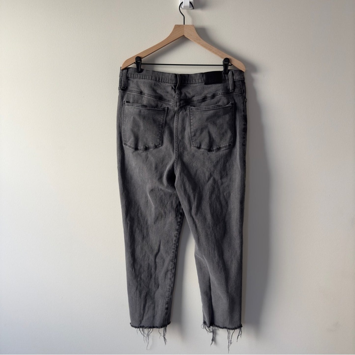 Madewell Classic Straight Jean Gray Jeans denim raw hem zip button pockets EUC