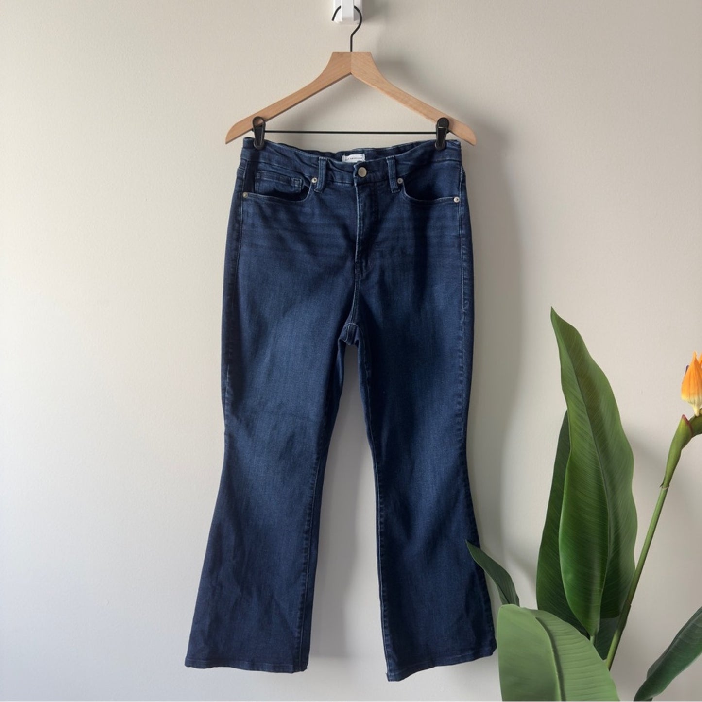 Good American Good Petite Flare Jeans in Blue224 Organic Cotton Dark Wash 15 EUC
