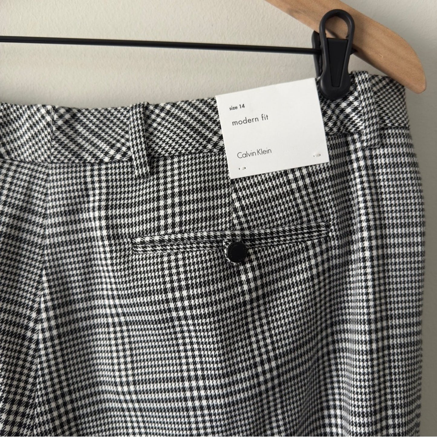 Calvin Klein Modern Fit Black White Plaid Pants Zip Button Pockets Belt Loops 14