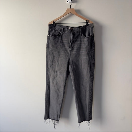 Madewell Classic Straight Jean Gray Jeans denim raw hem zip button pockets EUC