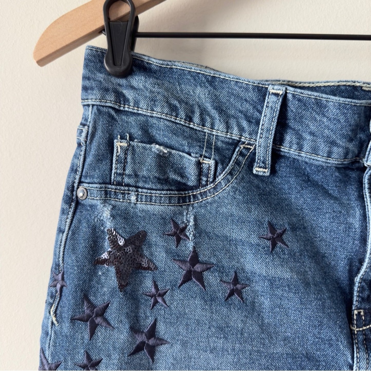Pilcro and the Letterpress Anthropologie Sequin Embroidered Star-Patterned Jeans